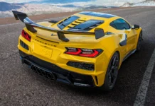 GM Issues Stop-Sale on 2025-2026 Chevy Corvette Models for Inoperable Rear Turn Signals Chevrolet Corvette ZR1