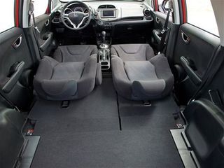 0811_06_z+2009_honda_fit+interior_view