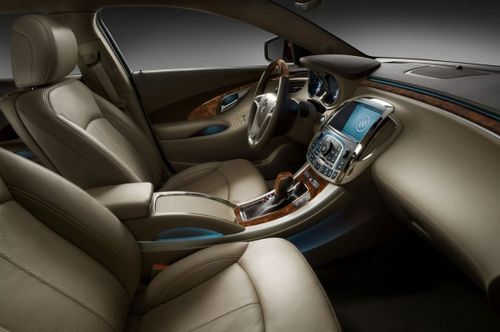 2010-Buick-LaCrosse-Interior-Picture-588x391