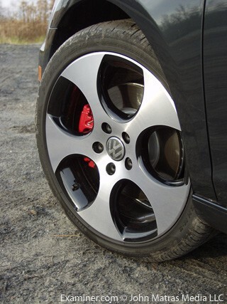SS_Volkswagen_GTI_2010_wheel
