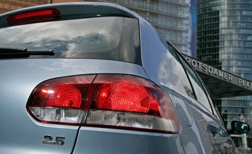 2010_volkswagen_golf