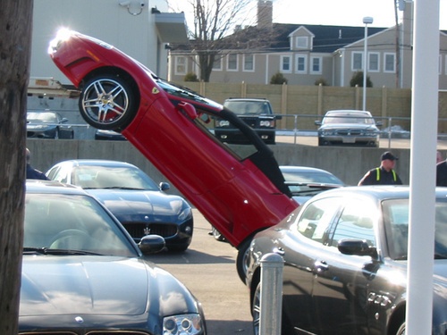 500x_ferrari-falls-on-ass