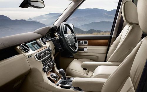 2010-land-rover-LR4-interior-view