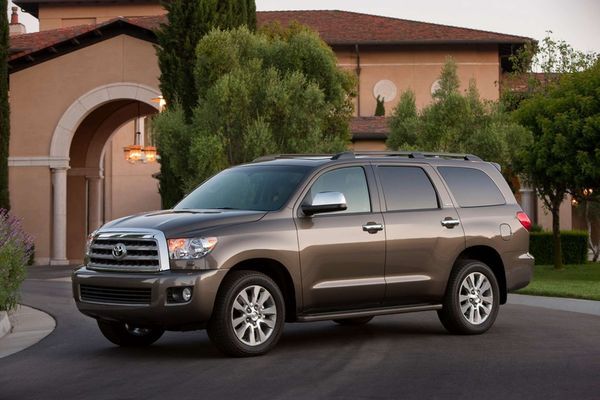 2010-toyota-sequoia _5_