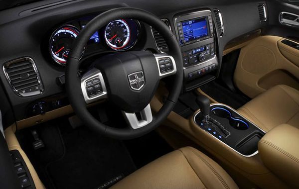 01_2011-Dodge-Durango-interior