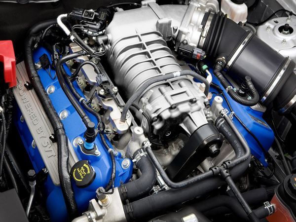 2011-ford-mustang-shelby-gt500-1600x1200-image-11