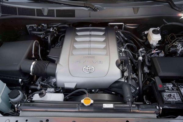 2010-toyota-sequoia _11_