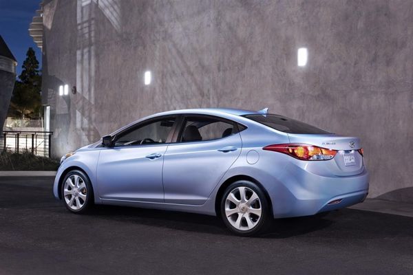 2011-Hyundai-Elantra-Rear-Side