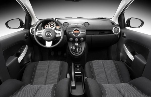 Mazda2-5-big