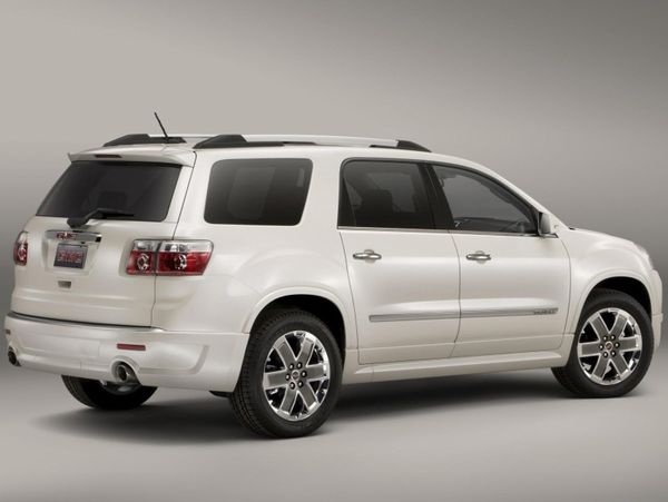 2011-GMC-Acadia-Denali-Rear-Side