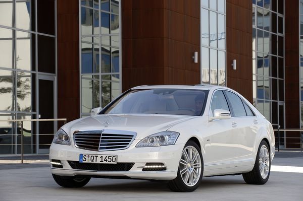 Mercedes-benz-s-class-s400-hybrid