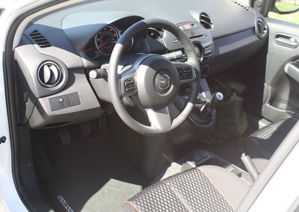 Mazda2 2011 TFL 2 Mazda2 2011 TFL 2