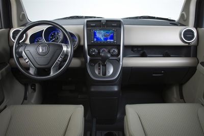2011-Honda-Element-Image-int 2011-Honda-Element-Image-int