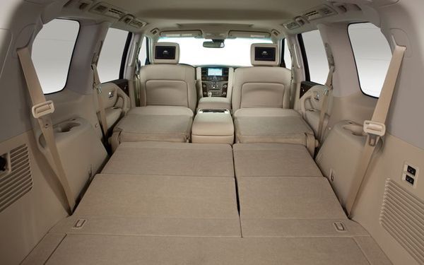 2011-Infiniti-QX56-Large-Interior-Design