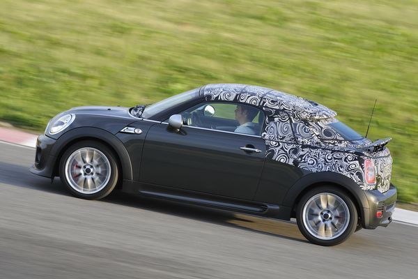 2012-MINI_Coupe-90077676
