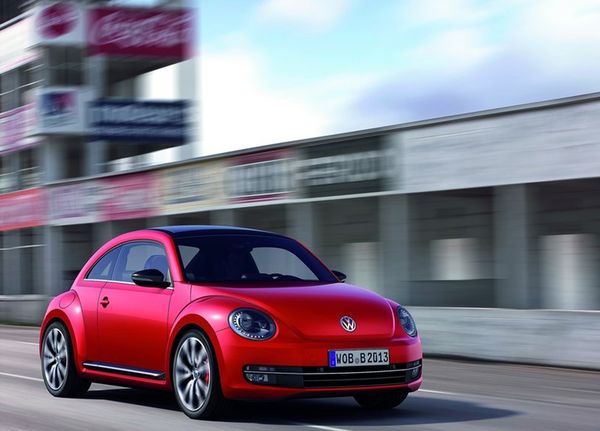 2012-Volkswagen-VW-Beetle-Front-Angle-4