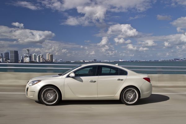 2012-Buick-Regal-GS-Side-View