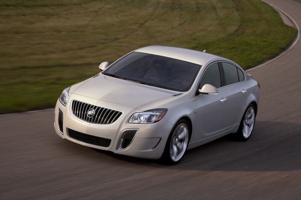 2012-Buick-Regal-GS-Pictures