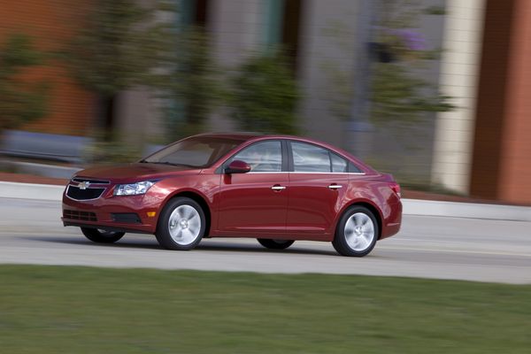 2011_chevy_cruze_us_spec_3