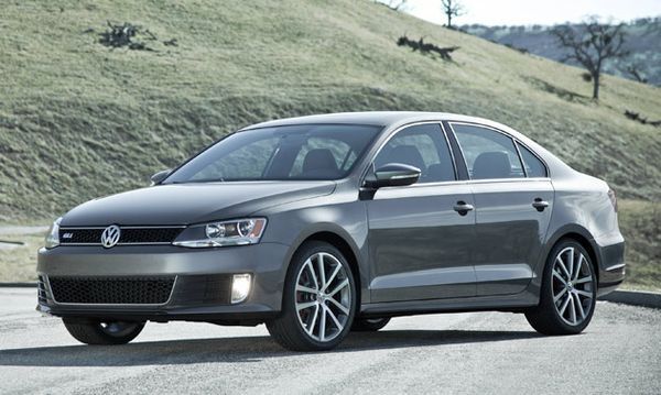 01-2012-volkswagen-jetta-gli630opt 01-2012-volkswagen-jetta-gli630opt
