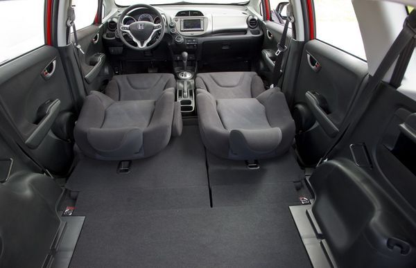 2011-Honda-Fit-Sport-1269869111