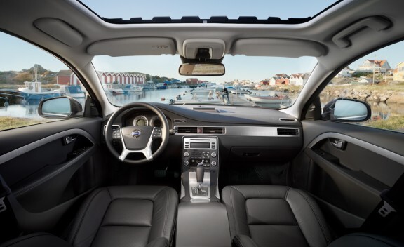 2011_volvo_xc70_5_cd_gallery