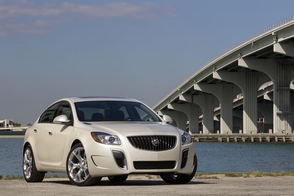 2012-Buick-Regal-GS-Front-Angle-View