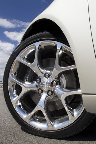2012-Buick-Regal-GS-Wheel