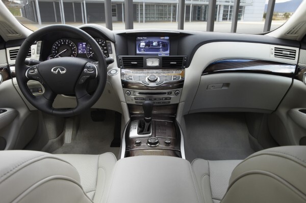 2012-Infiniti-M-Hybrid-Dashboard-600x399