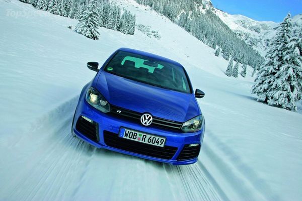 2010-volkswagen-golf-r-10_1600x0w