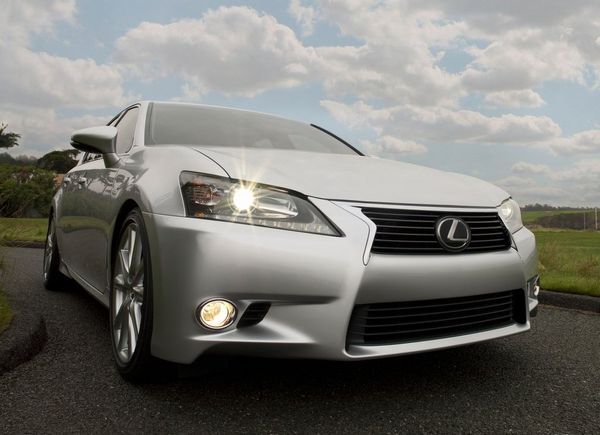 Lexus-GS-350-2013-Front-View Lexus-GS-350-2013-Front-View