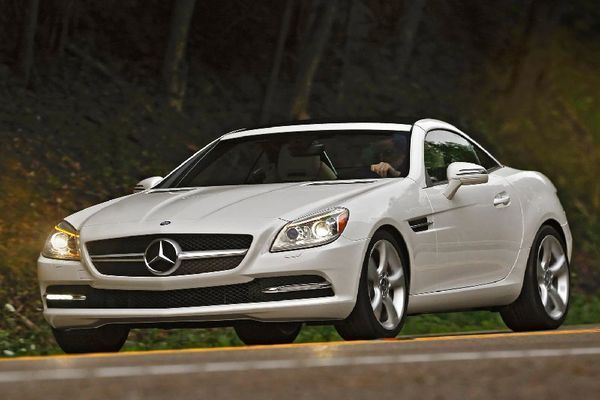 2012-New-White-Mercedes-Benz-SLK350