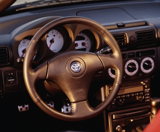 2000_toyota_mr2_spyder_interior_100000472_m 2000_toyota_mr2_spyder_interior_100000472_m