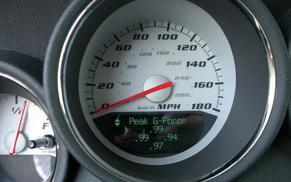 112_0707_08z+2008_dodge_magnum_SRT8+g_force_meter