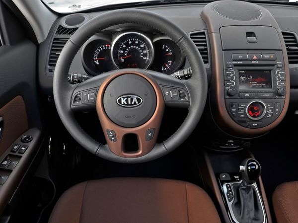 2012-Kia-Soul-Dashboard-View-800x600 2012-Kia-Soul-Dashboard-View-800x600