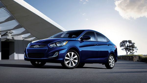 2012-Hyundai-Accent 2012-Hyundai-Accent