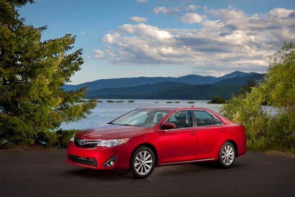 2012_toyota_camry_f34_fd_811112_717 2012_toyota_camry_f34_fd_811112_717