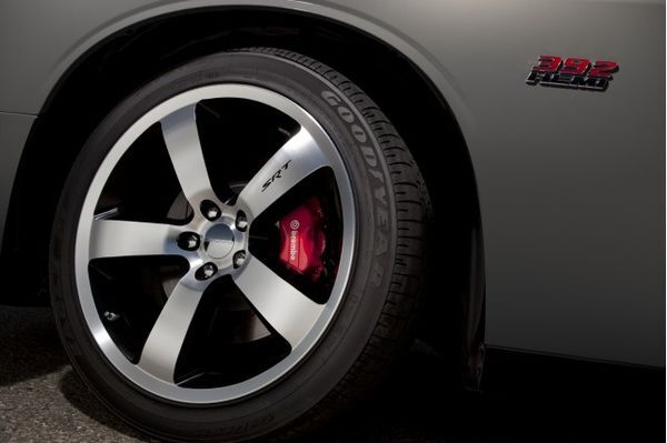 2012-dodge-challenger_100356178_m