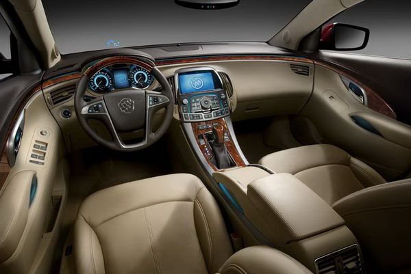 2012-Buick-LaCrosse-eAssist-Interior0d
