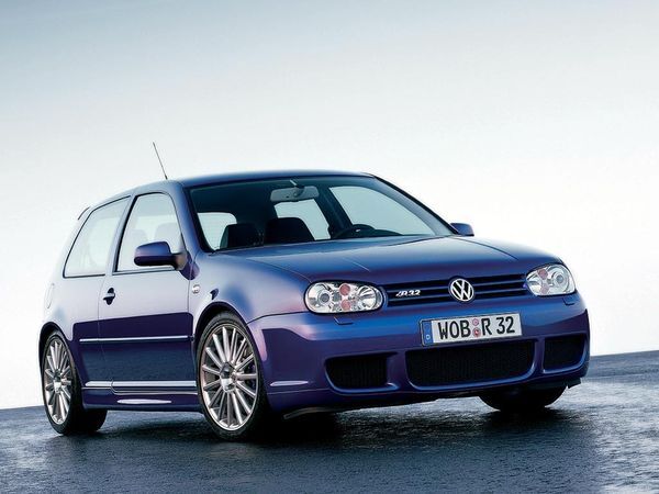 【カタログ】VW Golf R32 Modern collectibles revealed: VW Golf R32 2004 and 2008 - TFLcar