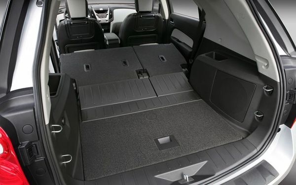 2011-Chevrolet-Equinox-rear-interior 2011-Chevrolet-Equinox-rear-interior