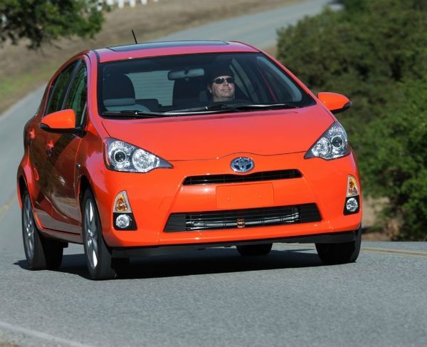 2012-Toyota-Prius-c