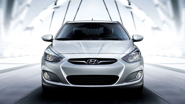 2012-Hyundai-Accent-Front 2012-Hyundai-Accent-Front