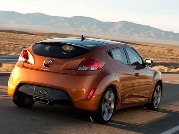 2012-Hyundai-Veloster-Rear-View 2012-Hyundai-Veloster-Rear-View