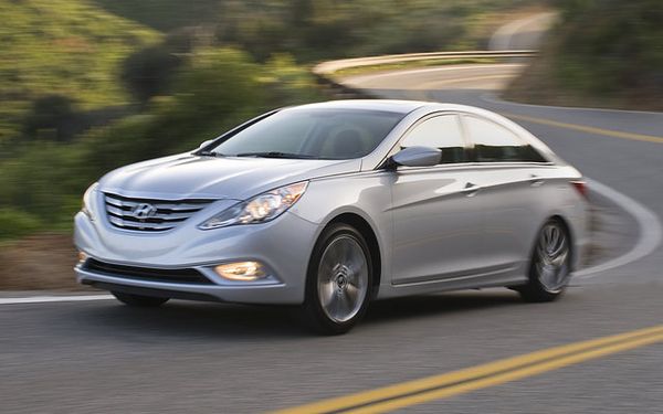2012-Hyundai-Sonata-SE-20T