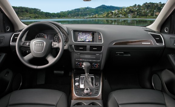 2011_audi_q5_2_0t_quattro_interior