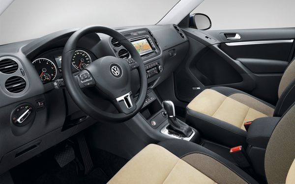 2012-volkswagen-tiguan-interior-overall 2012-volkswagen-tiguan-interior-overall
