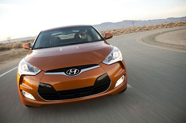 2012-hyundai-veloster-front-view 2012-hyundai-veloster-front-view