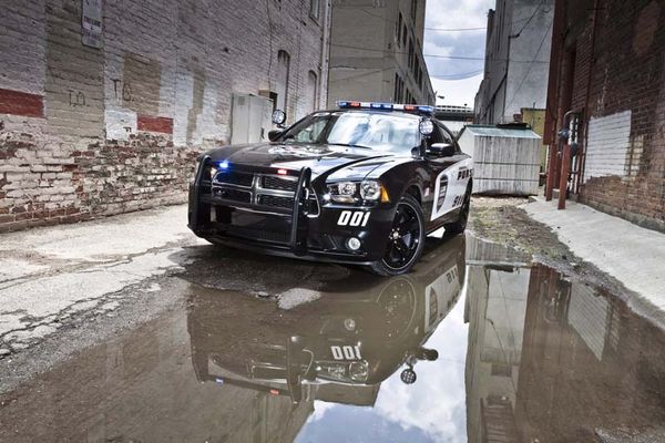 2012-Dodge-Charger-Pursuit-Police-Car-front-view 2012-Dodge-Charger-Pursuit-Police-Car-front-view