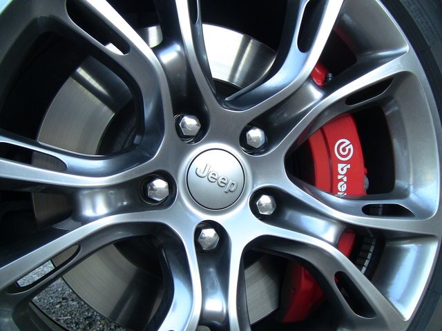 Brembo brakes on 2012 Jeep Grand Cherokee SRT8